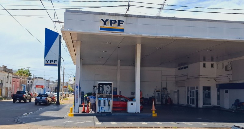 Cierra la estacin de servicio YPF del centro